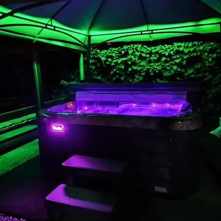 Belloapartamento Haz Balatonkenese, 800m, Jakuzzi דירה באלאטונקנשה