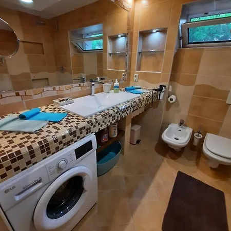 Belloapartamento Haz Balatonkenese, 800m, Jakuzzi דירה