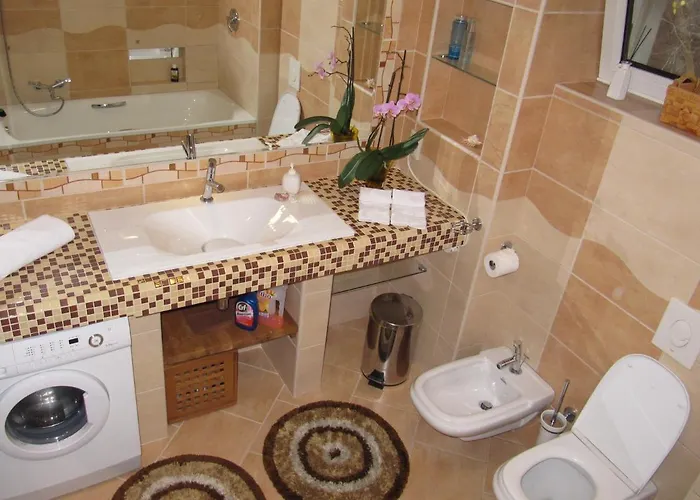 Belloapartamento Haz Balatonkenese, 800m, Jakuzzi Daire Balatonkenese