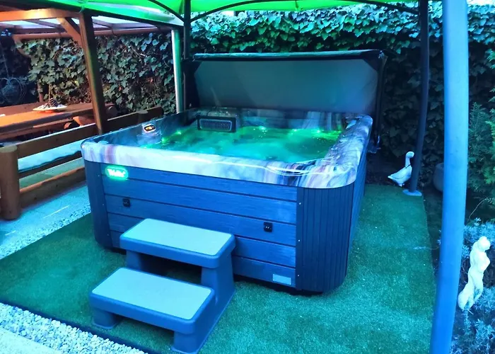 Belloapartamento Haz Balatonkenese, 800m, Jakuzzi Daire *